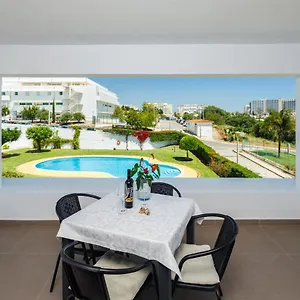 https://albufeiramar-apartment.hotelaalgarve.com